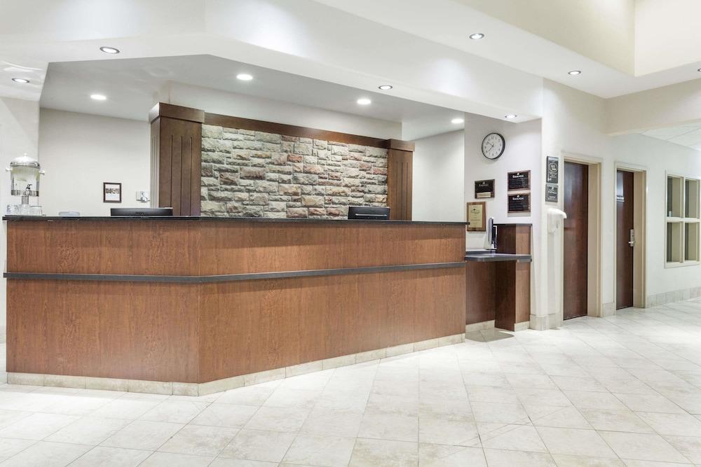 Ramada By Wyndham Drayton Valley Exterior foto