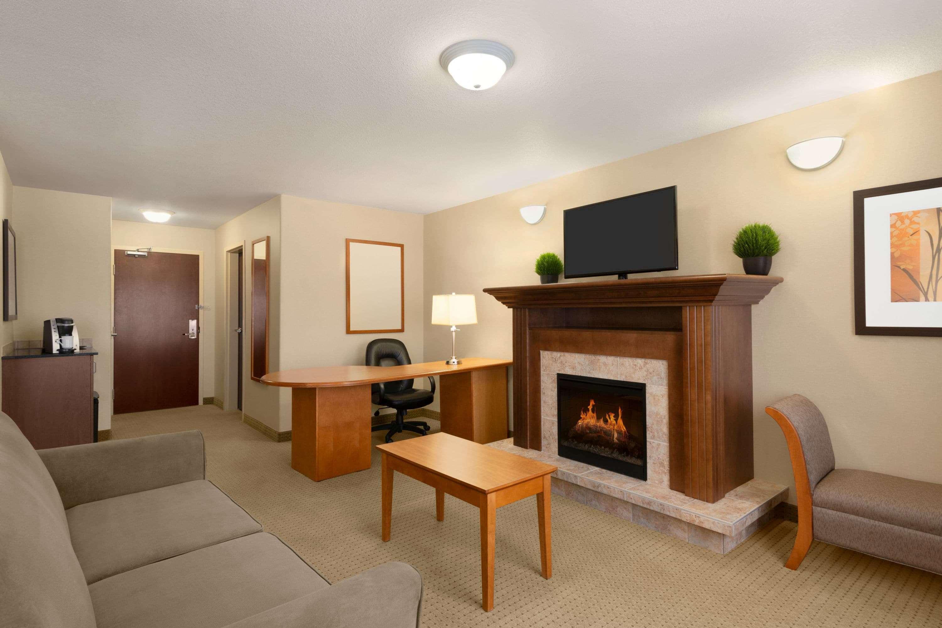 Ramada By Wyndham Drayton Valley Exterior foto